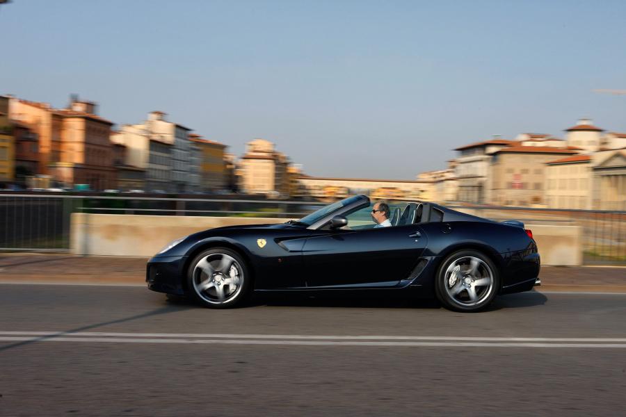  Ferrari 599 SA Aperta 2010 года  (UK) (фото 9 из 11)